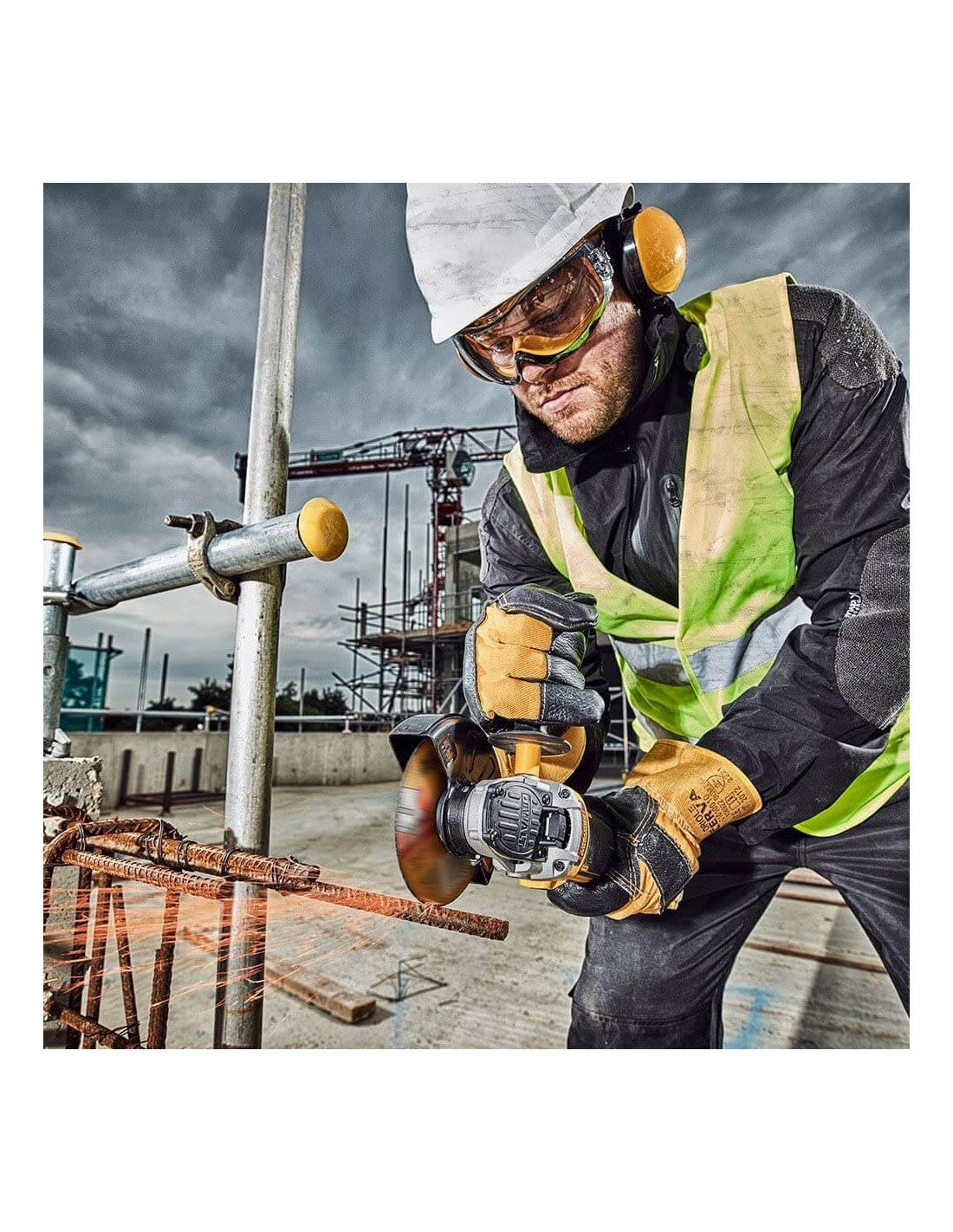 Dewalt DCG405P3 18V XR 125mm Angle Grinder with 3 x 5Ah Batteries + Charger + Carrying Case