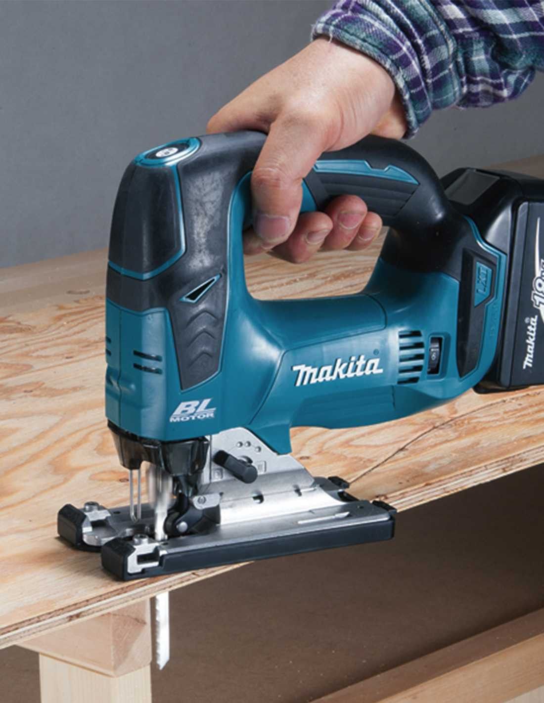 Makita kit with 10 tools + 3 bat + charger + 2 bags DLX1043BL3