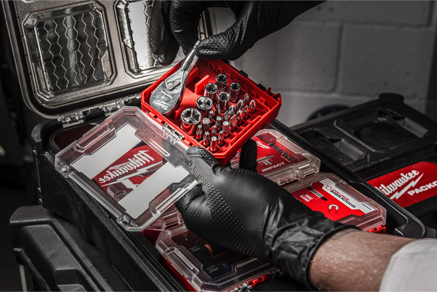 25pc 1/4″ Drive Compact Ratchet Set with Bits Milwaukee 4932499470
