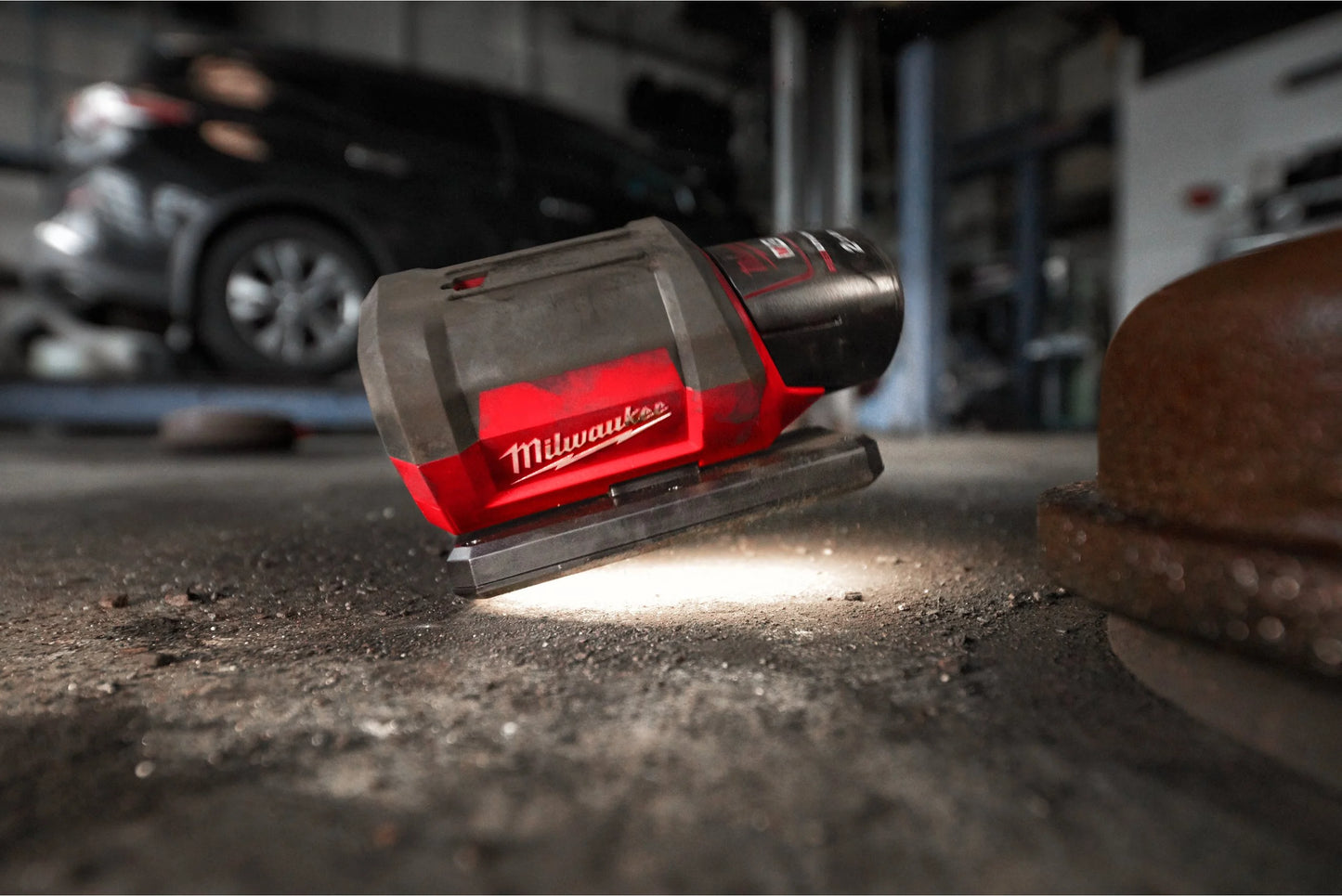 Milwaukee M12 PAL-0 Pivoting Area Light