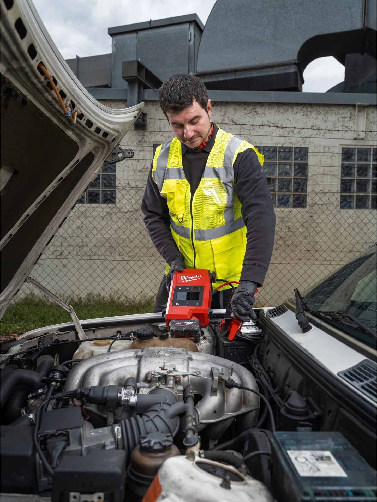 Arrancador para vehículo M18 2.000A Milwaukee