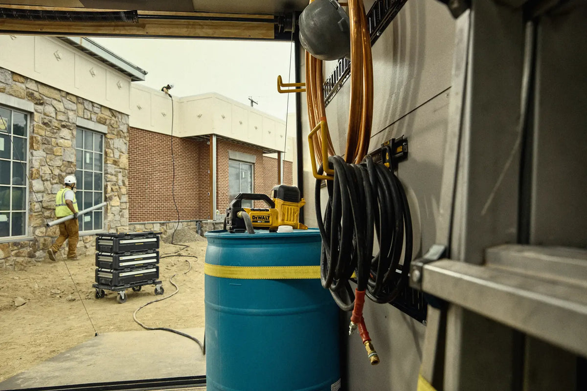 DeWalt DCE050N-XJ — foto de uso 5